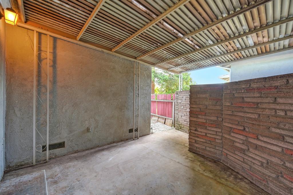 Detail Gallery Image 23 of 42 For 2 Springbrook Cir, Sacramento,  CA 95831 - – Beds | – Baths