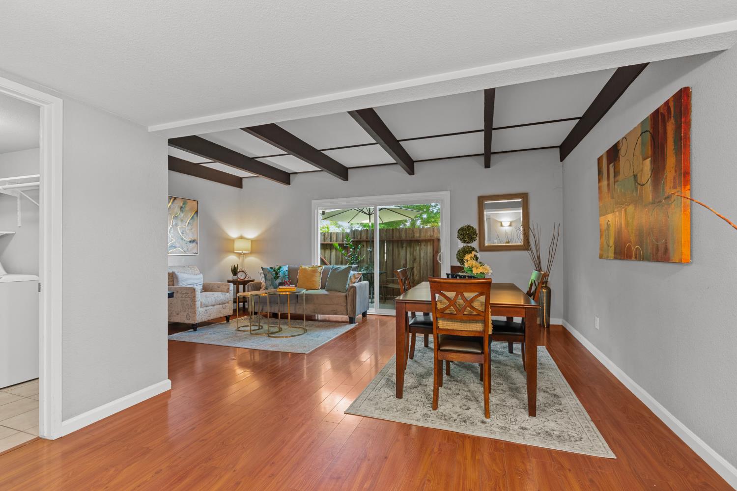 Photo #5: 225062559 Listing: Photo #5