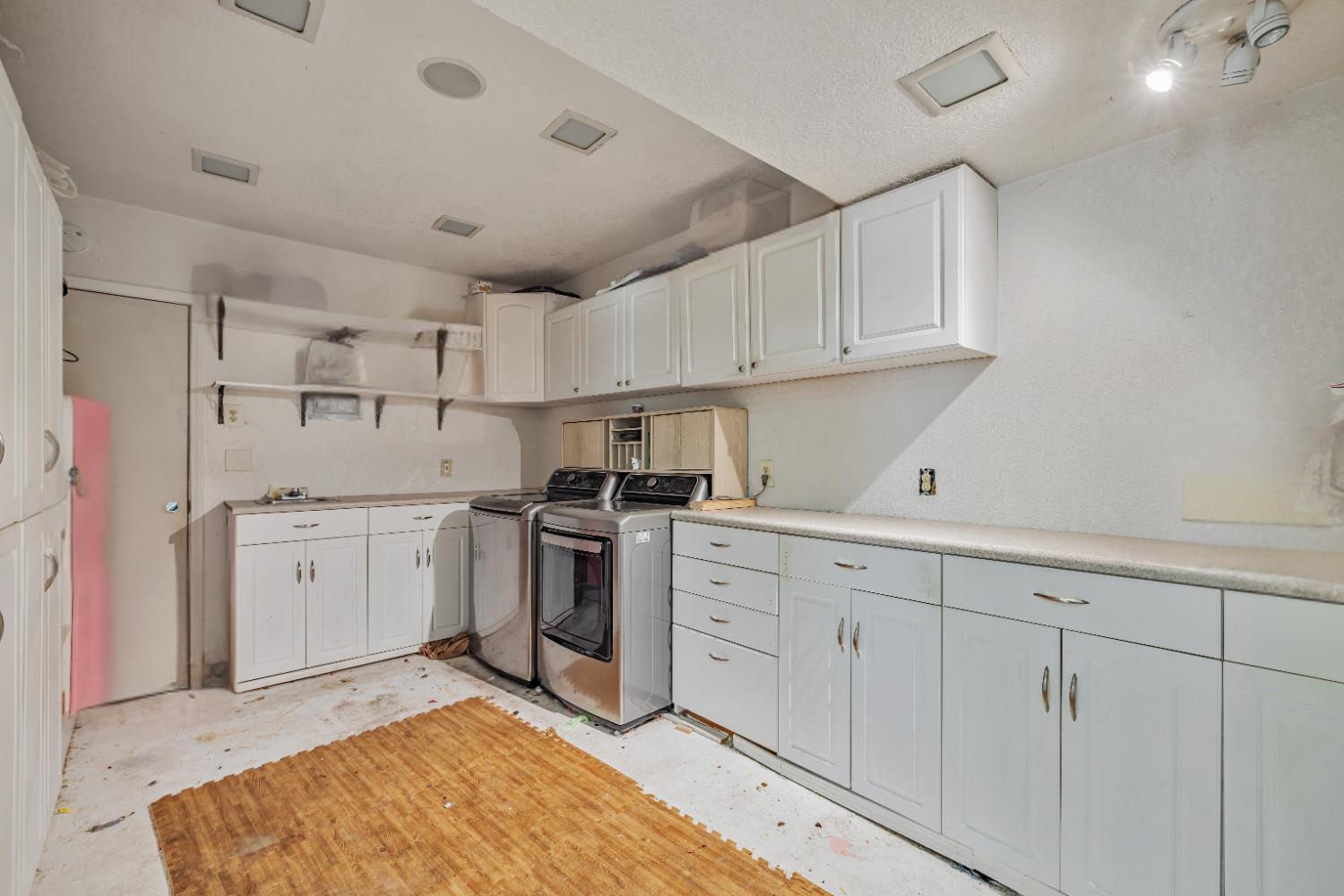 Detail Gallery Image 32 of 42 For 3212 Hurley Way, Sacramento,  CA 95864 - 3 Beds | 1 Baths
