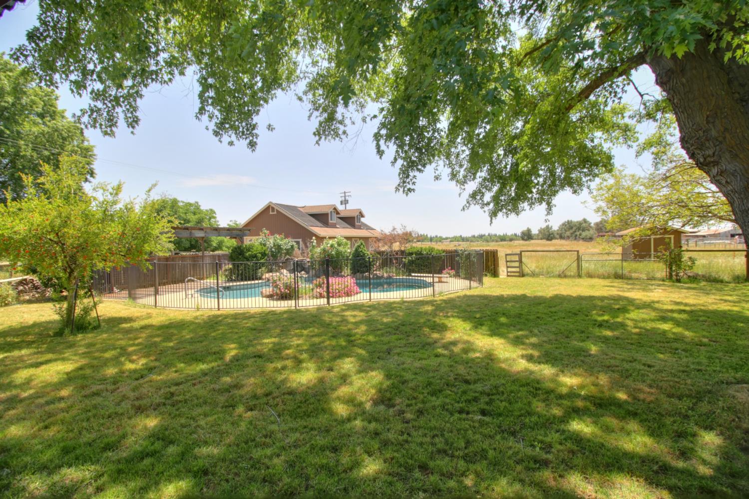 Detail Gallery Image 44 of 82 For 10376 Spiva Rd, Sacramento,  CA 95829 - 4 Beds | 2 Baths