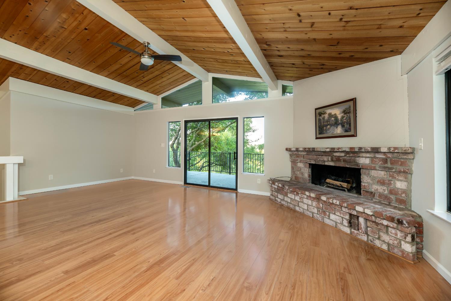 Detail Gallery Image 16 of 75 For 12540 Lake Wildwood Drive, Penn Valley,  CA 95946 - 4 Beds | 2 Baths