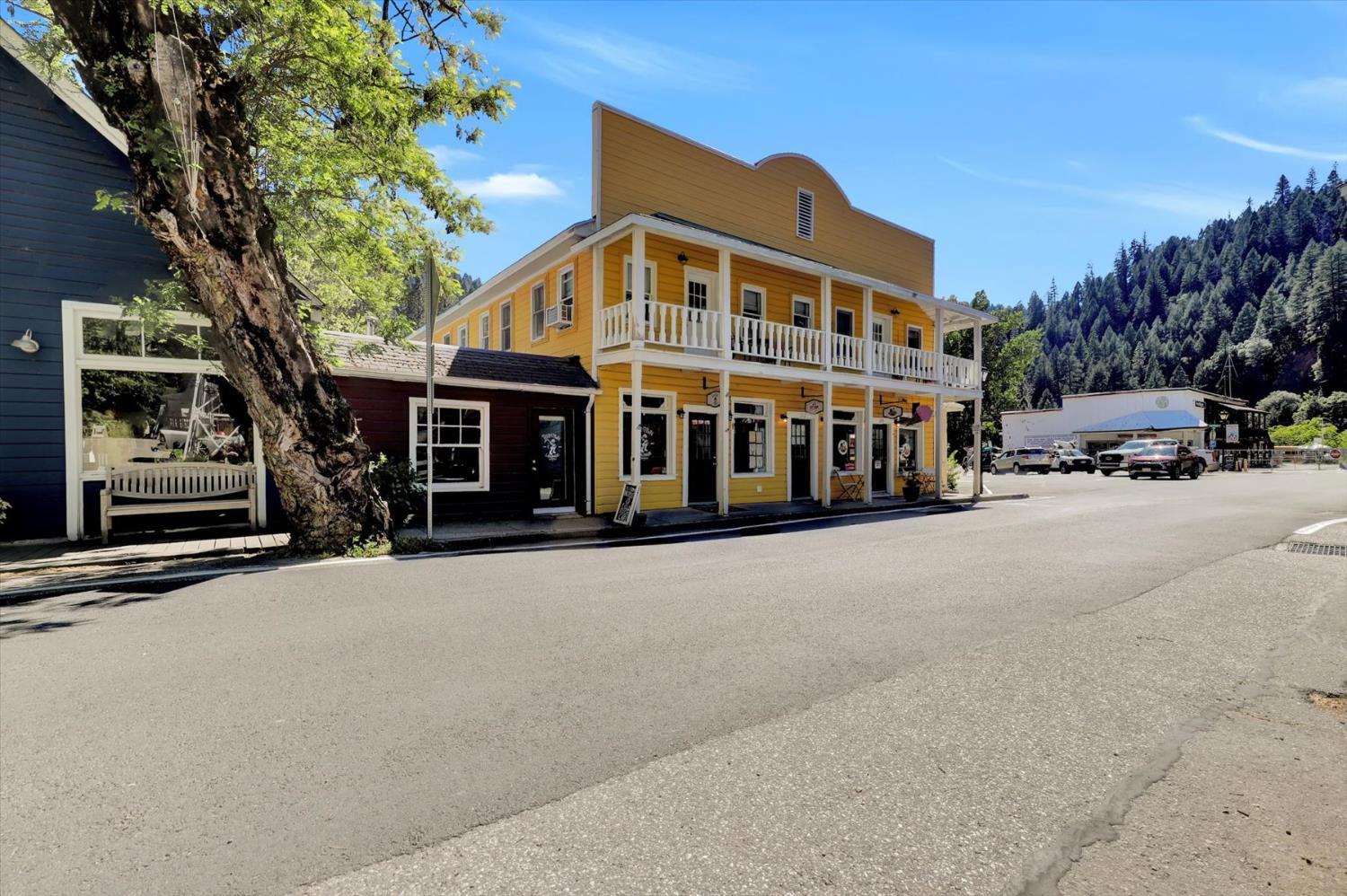 Detail Gallery Image 4 of 93 For 200 Main St, Downieville,  CA 95936 - 3 Beds | 4 Baths