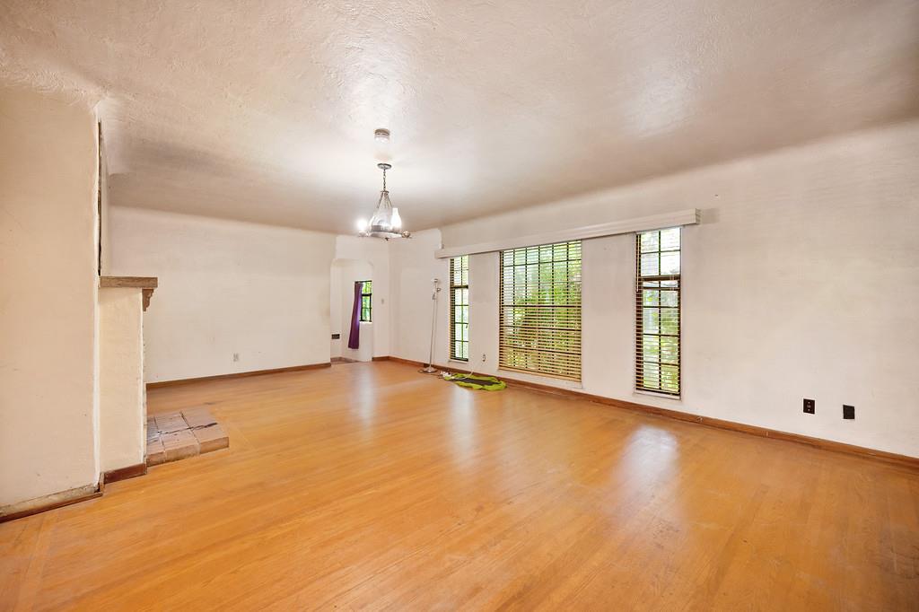 Detail Gallery Image 13 of 34 For 1701 4th Ave, Sacramento,  CA 95818 - 3 Beds | 1/1 Baths