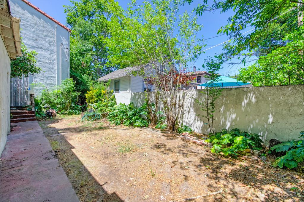 Detail Gallery Image 28 of 34 For 1701 4th Ave, Sacramento,  CA 95818 - 3 Beds | 1/1 Baths