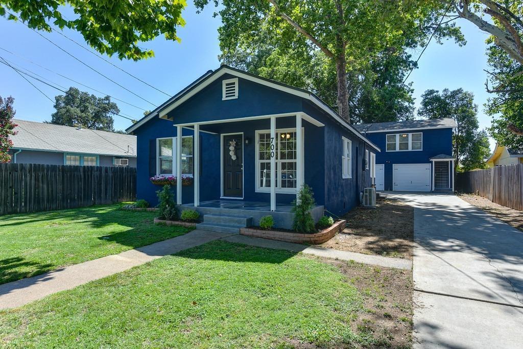 Detail Gallery Image 1 of 17 For 700 Kiley Ave, Yuba City,  CA 95991 - 3 Beds | 2 Baths