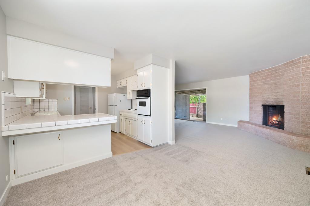 Detail Gallery Image 9 of 42 For 2 Springbrook Cir, Sacramento,  CA 95831 - – Beds | – Baths