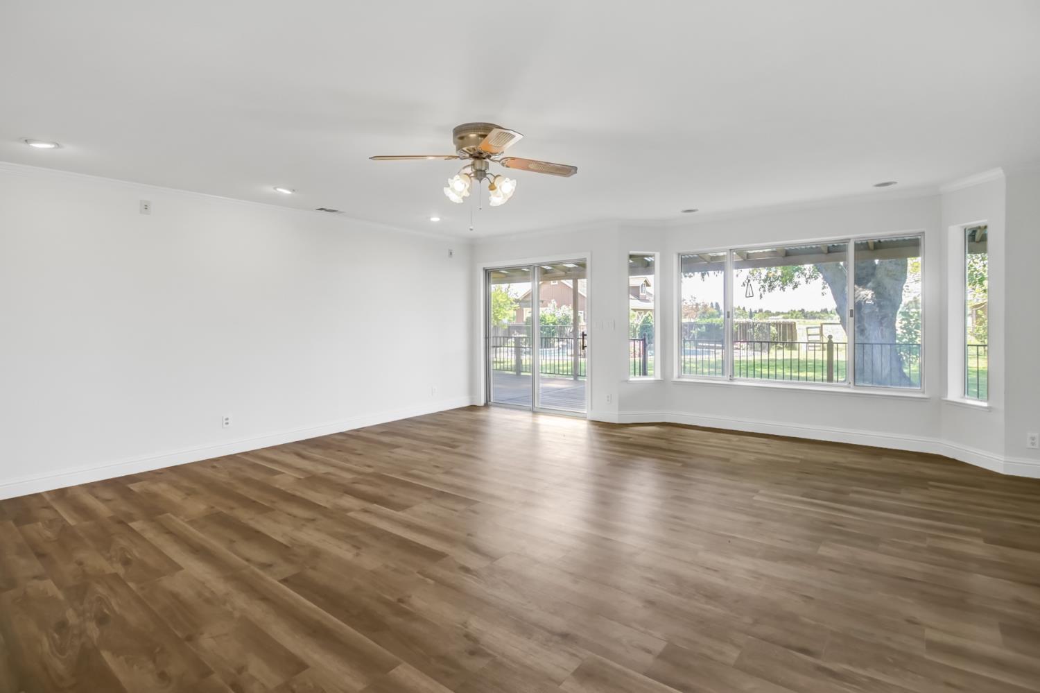 Detail Gallery Image 25 of 82 For 10376 Spiva Rd, Sacramento,  CA 95829 - 4 Beds | 2 Baths