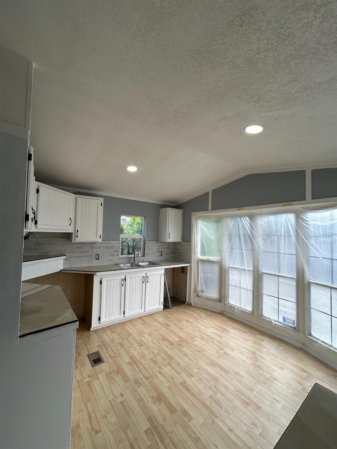 Detail Gallery Image 2 of 12 For 10005 10005 Ketcham Dr. 65, Sacramento,  CA 95827 - 2 Beds | 1 Baths