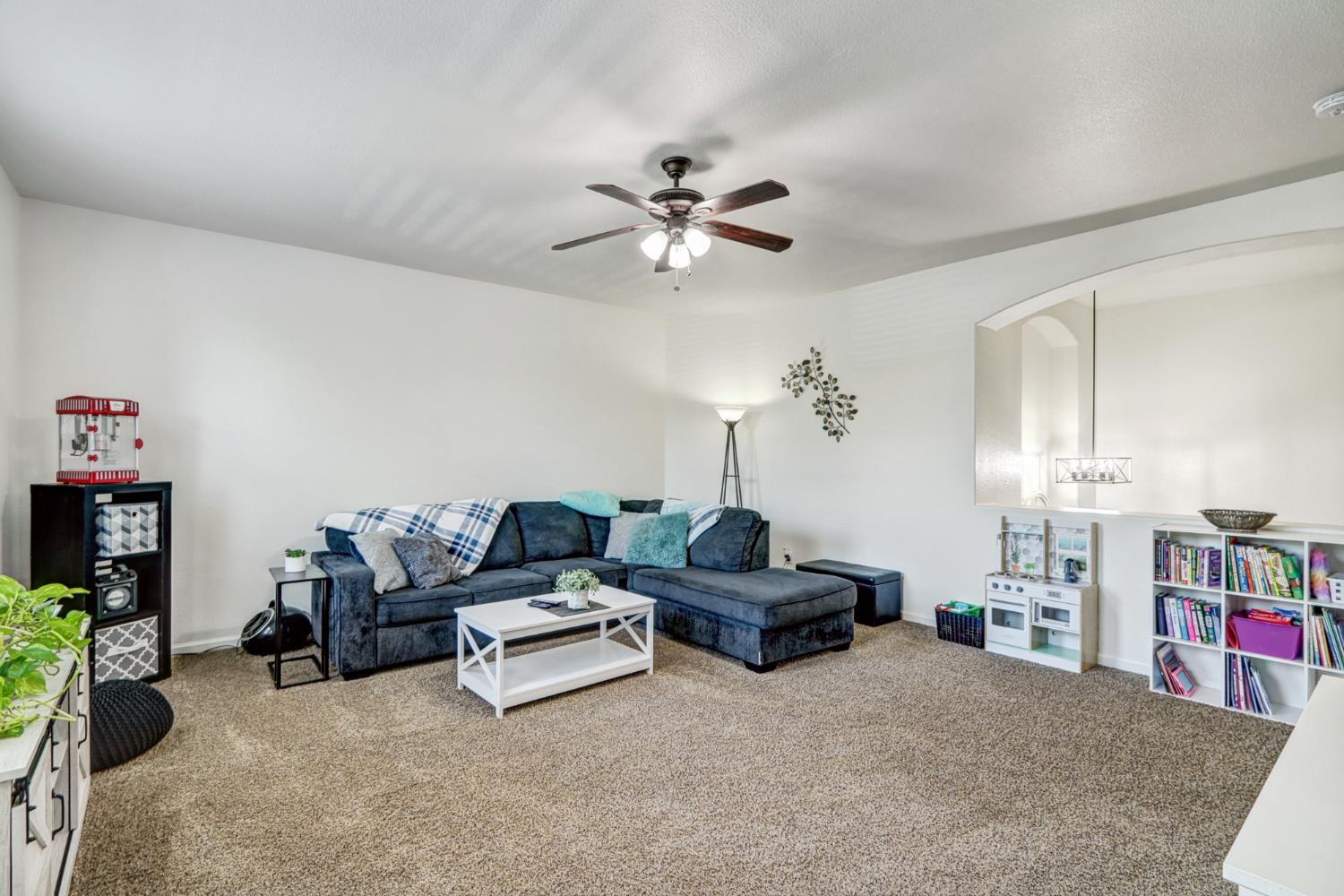 Detail Gallery Image 23 of 47 For 2207 Catherwood Way, Sacramento,  CA 95835 - 4 Beds | 3 Baths