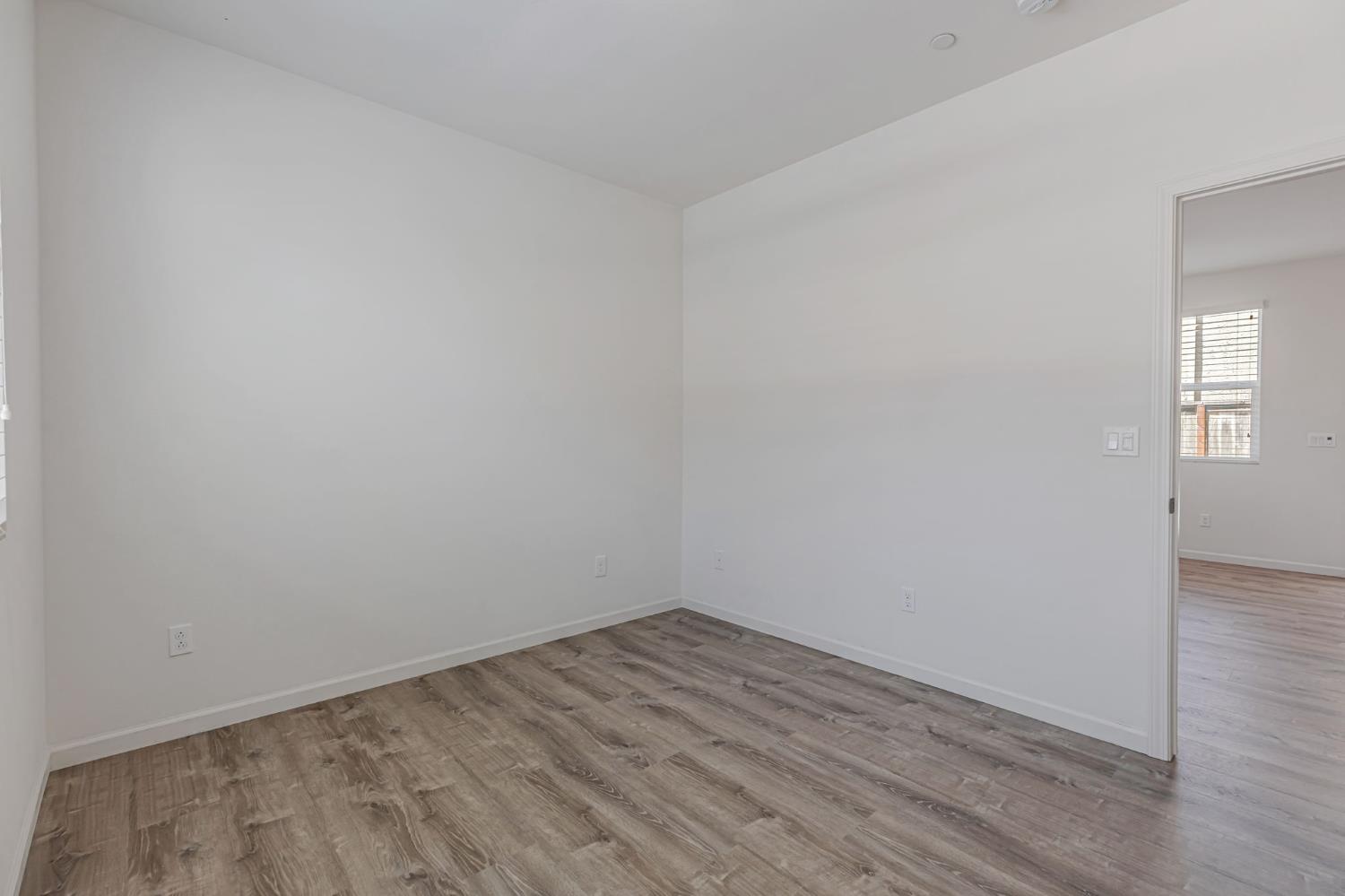 Detail Gallery Image 21 of 48 For 4630 Ocean Ln, Elk Grove,  CA 95757 - 2 Beds | 2 Baths