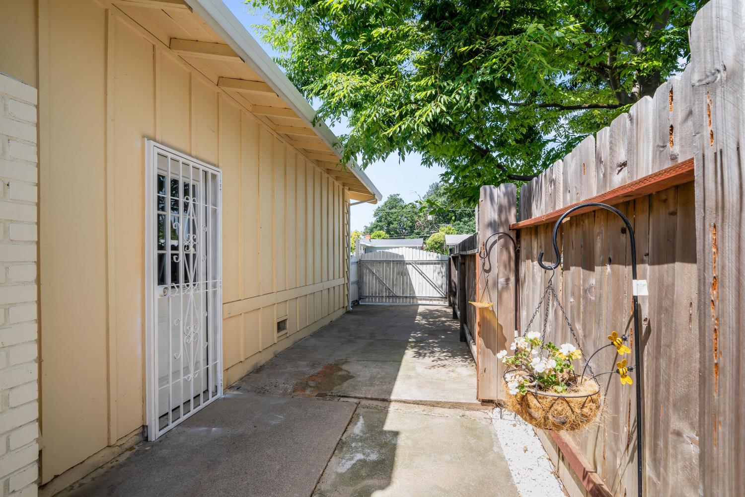 Mark Street, Elk Grove, California image 20
