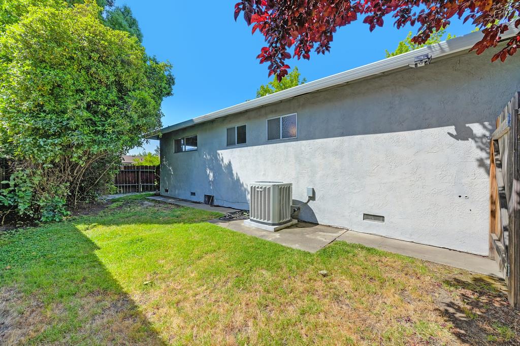 Detail Gallery Image 42 of 42 For 2 Springbrook Cir, Sacramento,  CA 95831 - – Beds | – Baths