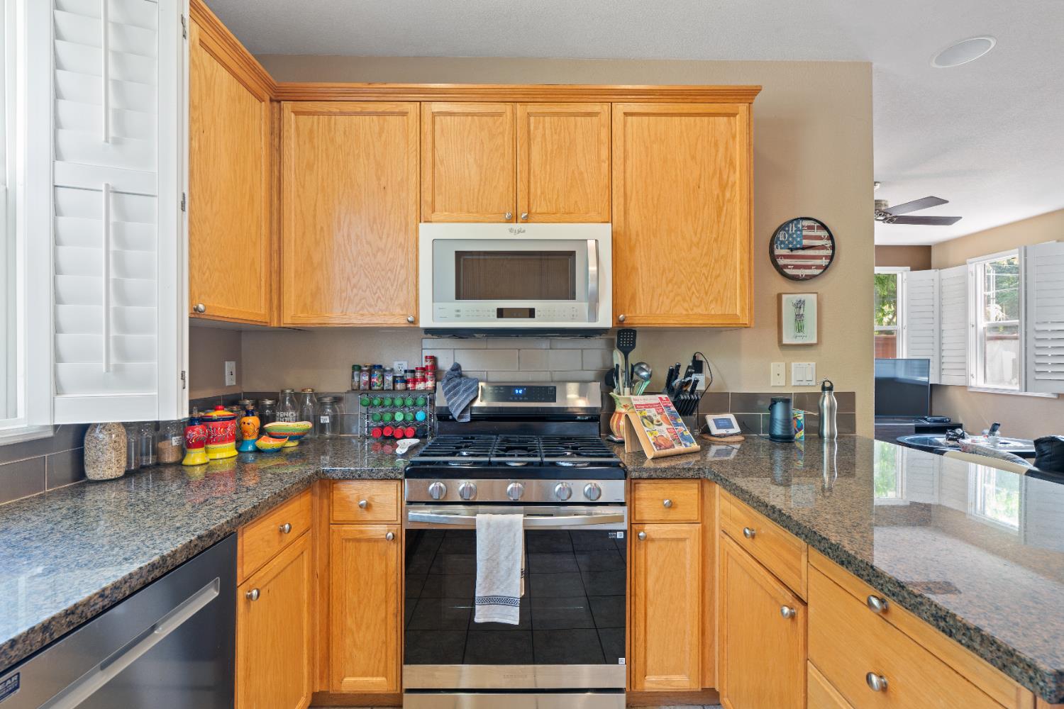 Detail Gallery Image 13 of 31 For 213 Washington Pl, West Sacramento,  CA 95605 - 3 Beds | 2/1 Baths