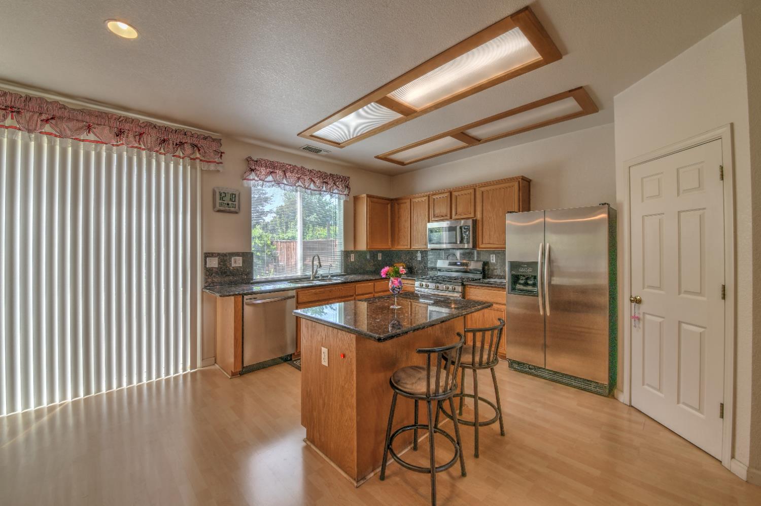 Detail Gallery Image 17 of 30 For 4208 Heritage Dr, Modesto,  CA 95356 - 4 Beds | 3 Baths
