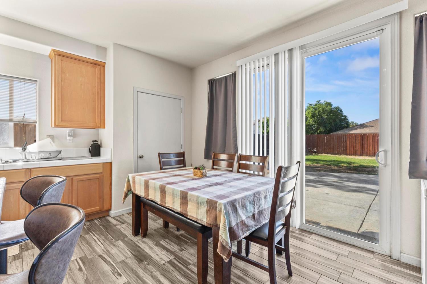 Maplehurst Street, Olivehurst, California image 8