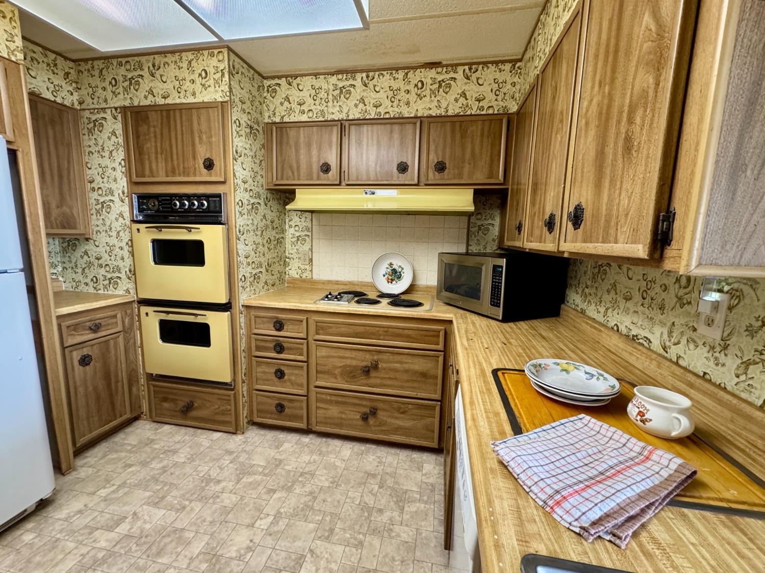 Detail Gallery Image 4 of 37 For 1624 Tulip Cir, Auburn,  CA 95603 - 3 Beds | 2 Baths