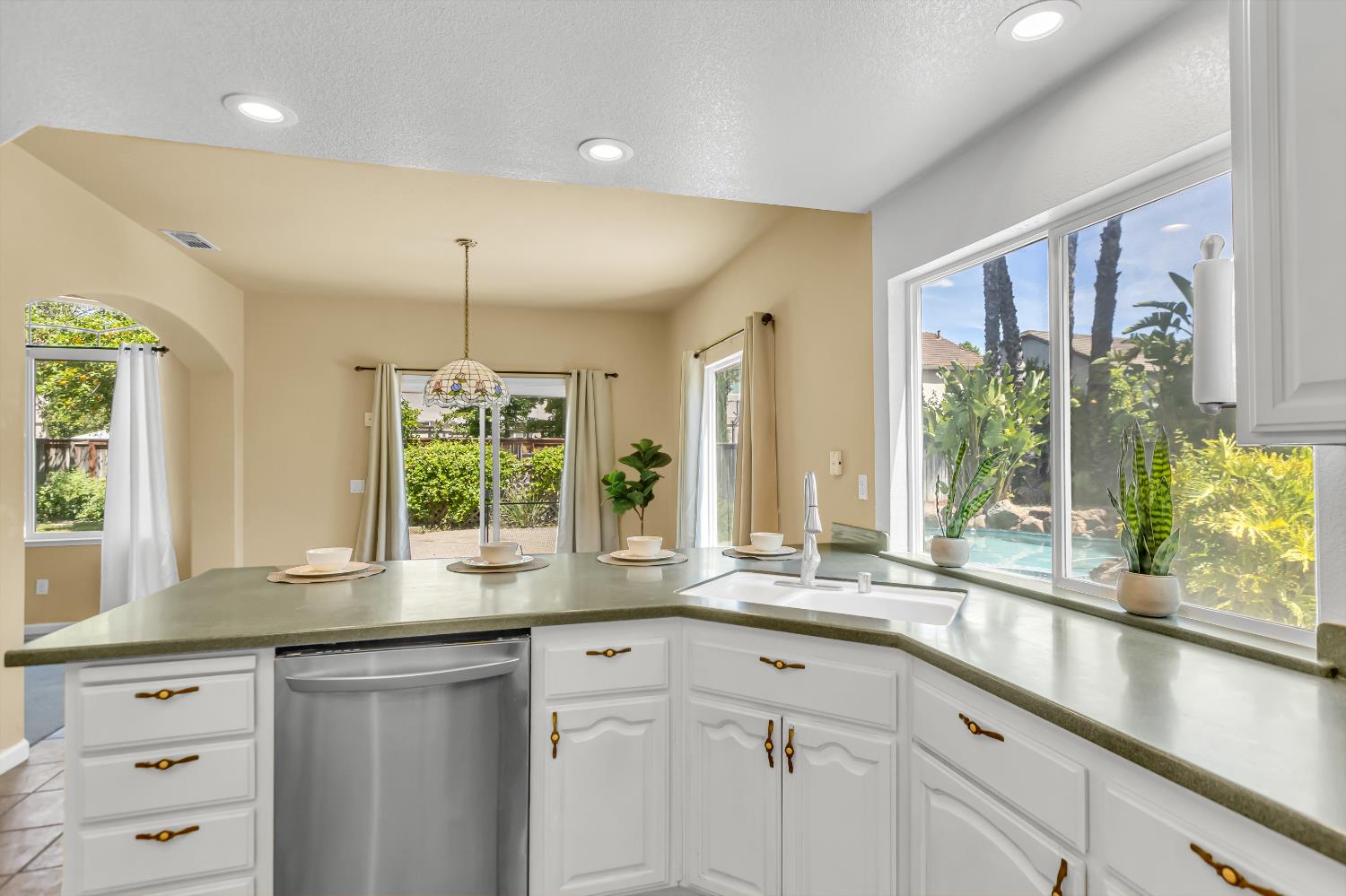 Detail Gallery Image 30 of 90 For 3435 Sierra Meadow Ct, Elk Grove,  CA 95758 - 6 Beds | 3 Baths