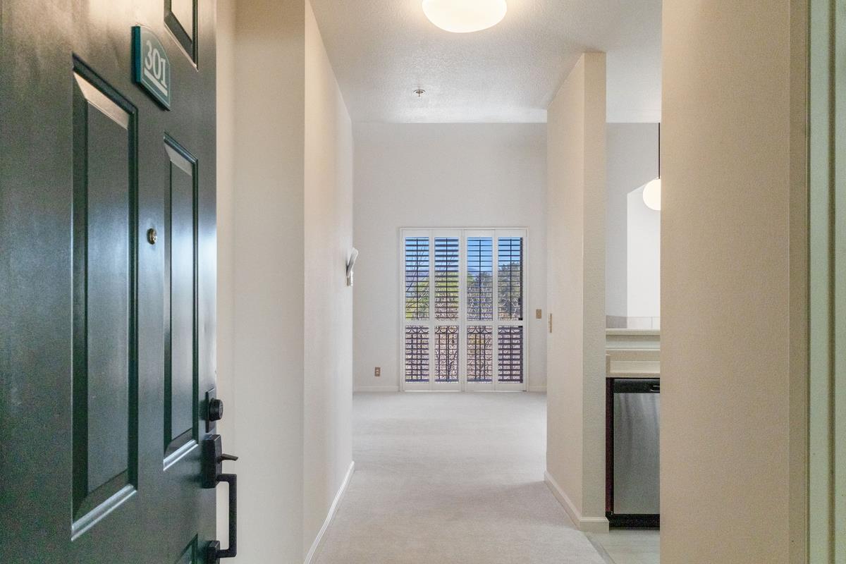 Detail Gallery Image 3 of 23 For 951 S 12th #301,  San Jose,  CA 95112 - 2 Beds | 2 Baths