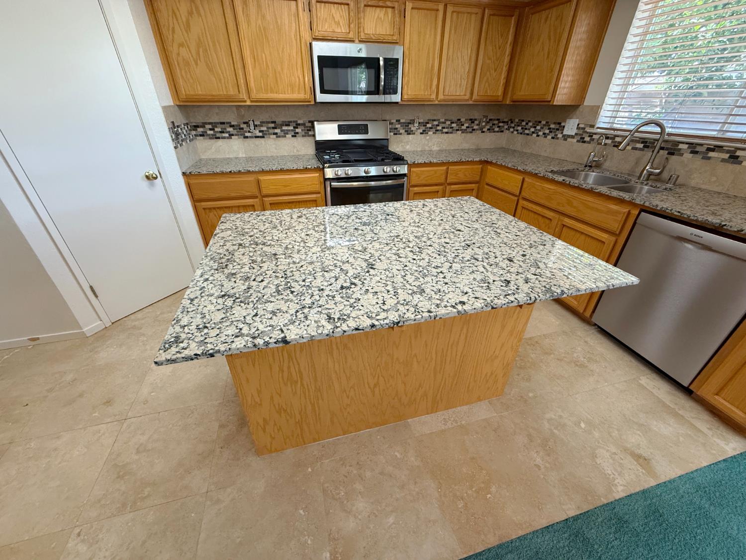 Detail Gallery Image 22 of 55 For 2040 Gordon Verner Cir, Stockton,  CA 95206 - 3 Beds | 2/1 Baths