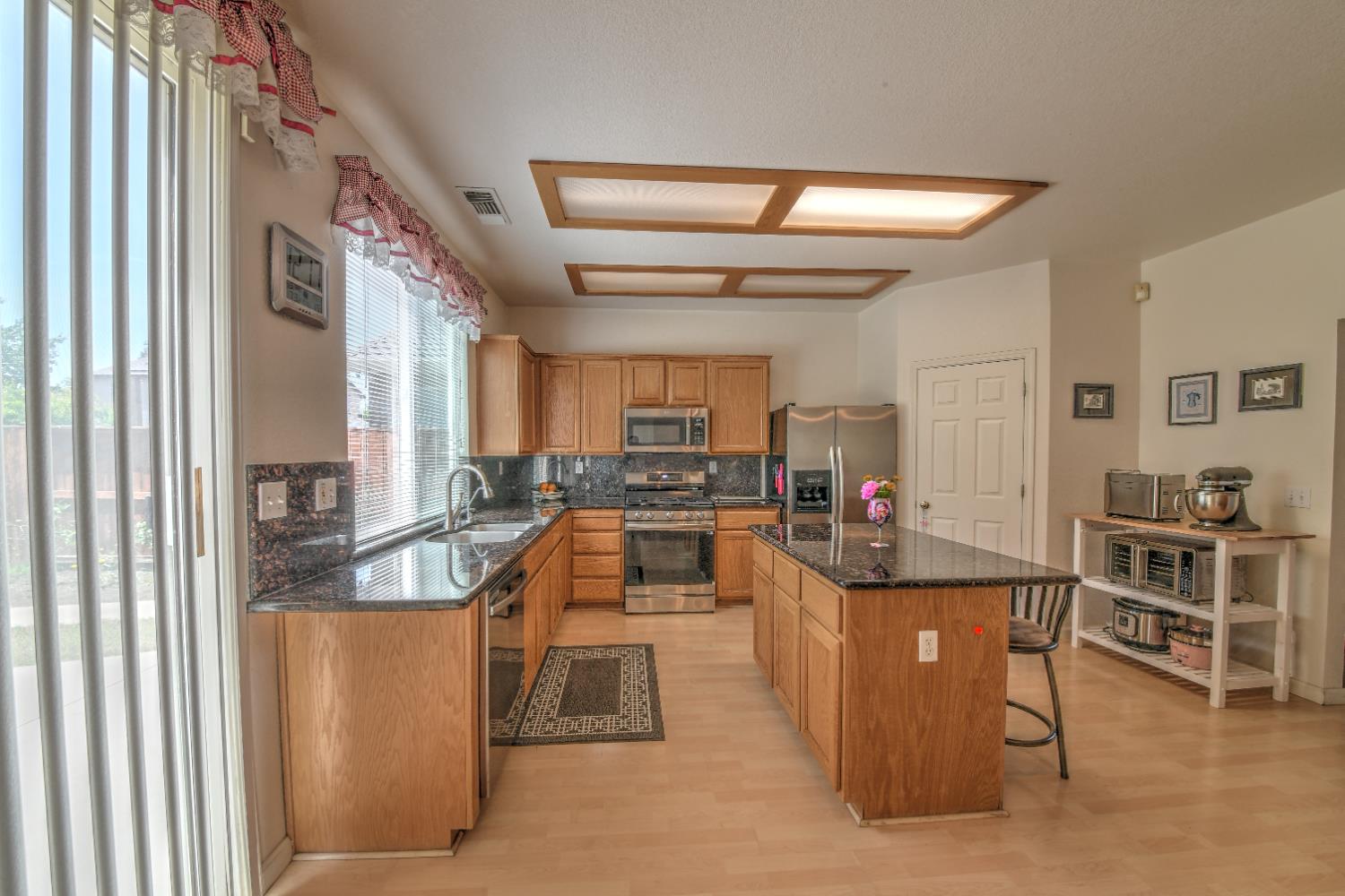 Detail Gallery Image 16 of 30 For 4208 Heritage Dr, Modesto,  CA 95356 - 4 Beds | 3 Baths