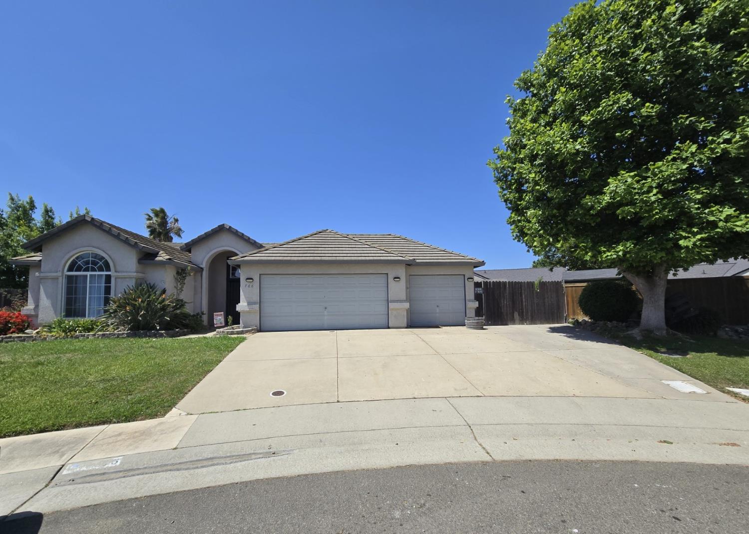Detail Gallery Image 3 of 31 For 766 Oldenburg Way, Galt,  CA 95632 - 3 Beds | 2 Baths