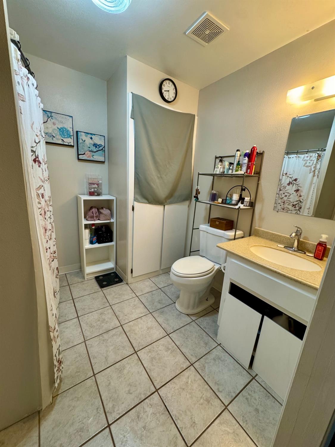 Detail Gallery Image 16 of 26 For 12936 Main St, Waterford,  CA 95386 - 3 Beds | 2 Baths