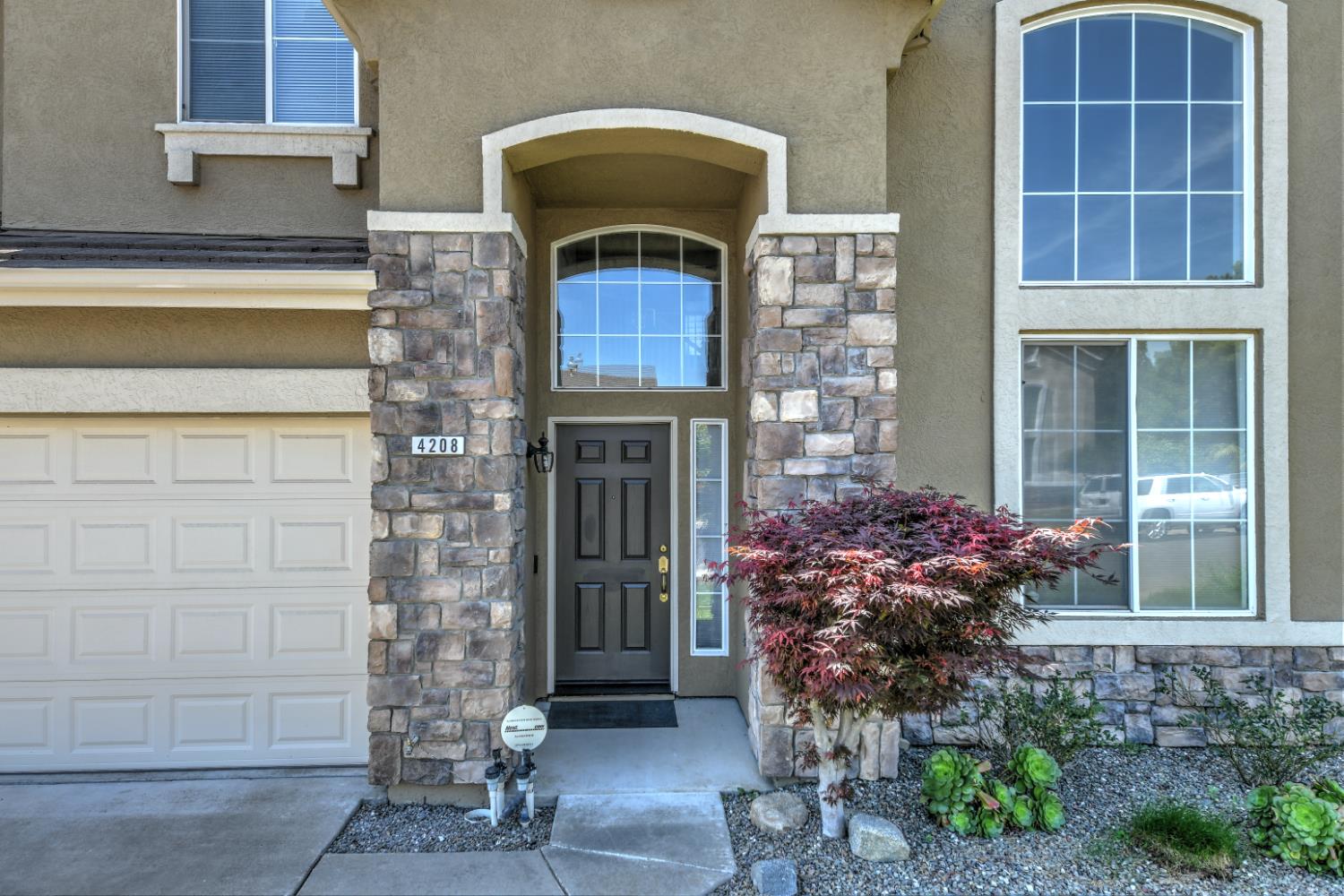 Detail Gallery Image 2 of 30 For 4208 Heritage Dr, Modesto,  CA 95356 - 4 Beds | 3 Baths