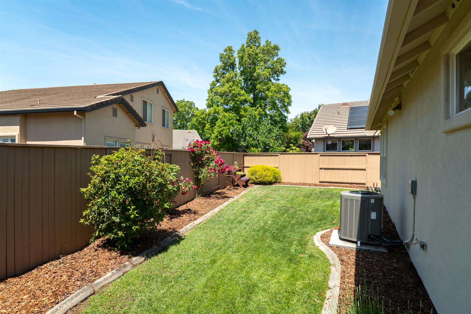 Cobble Fields Court, Folsom, California image 34
