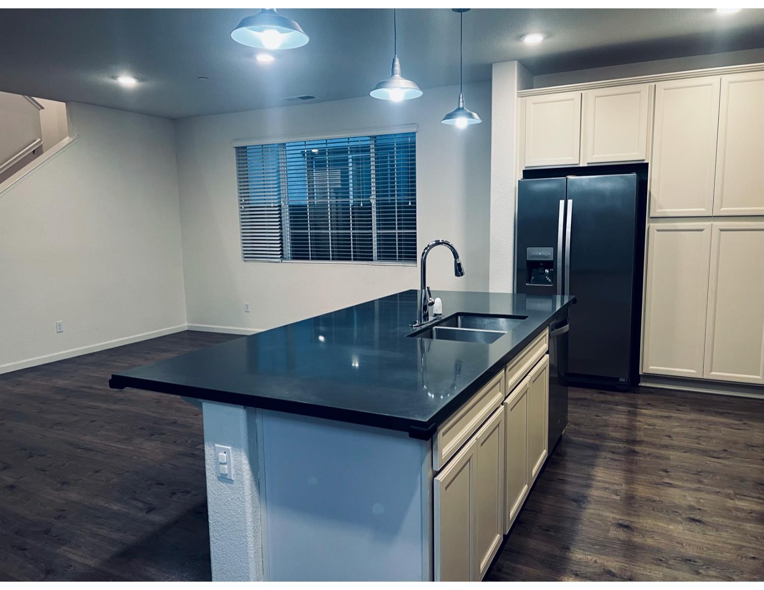 Detail Gallery Image 4 of 16 For 2560 Greg Jarvis Ave, Sacramento,  CA 95834 - 3 Beds | 2/1 Baths
