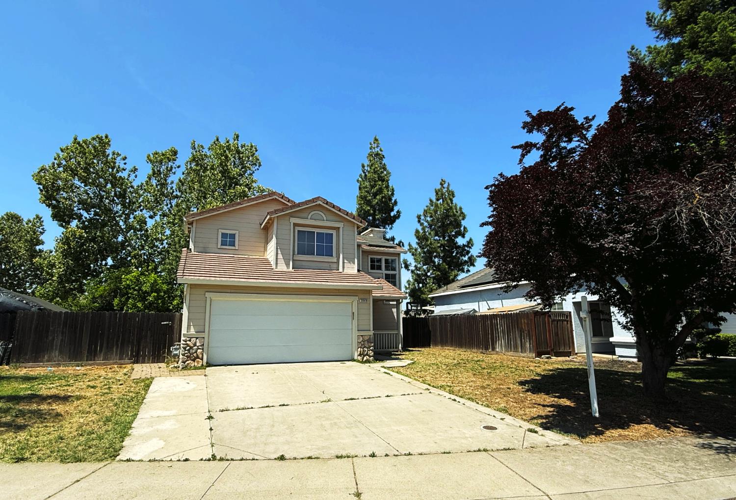 Detail Gallery Image 2 of 55 For 2040 Gordon Verner Cir, Stockton,  CA 95206 - 3 Beds | 2/1 Baths