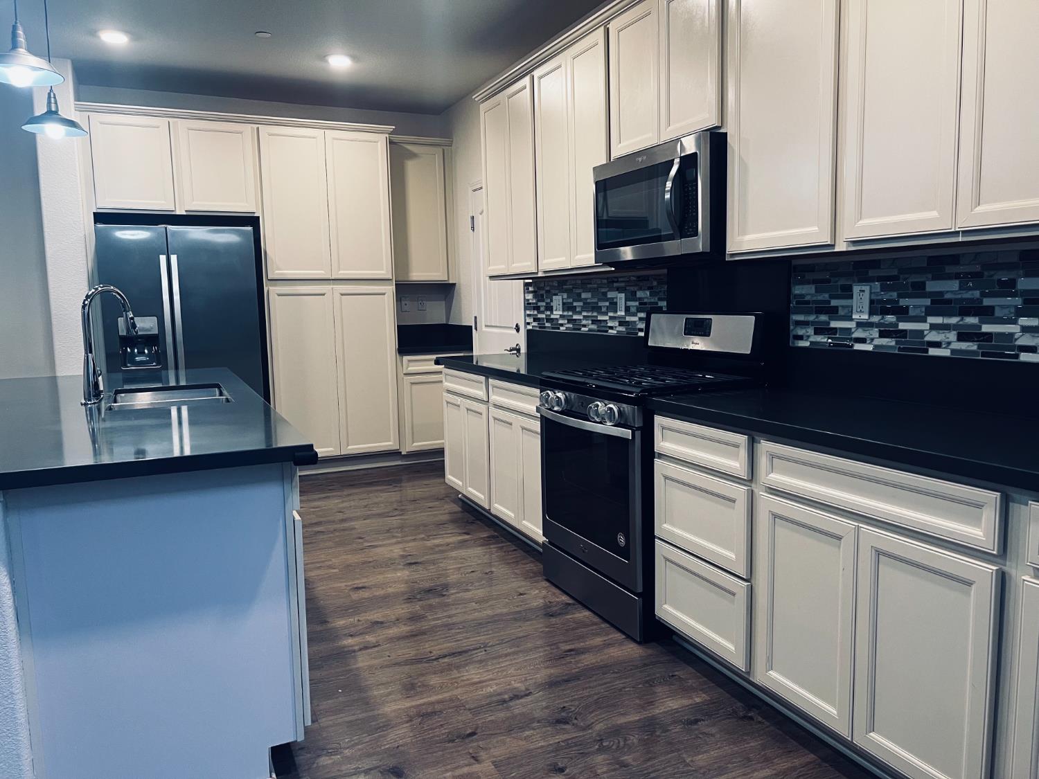 Detail Gallery Image 12 of 16 For 2560 Greg Jarvis Ave, Sacramento,  CA 95834 - 3 Beds | 2/1 Baths