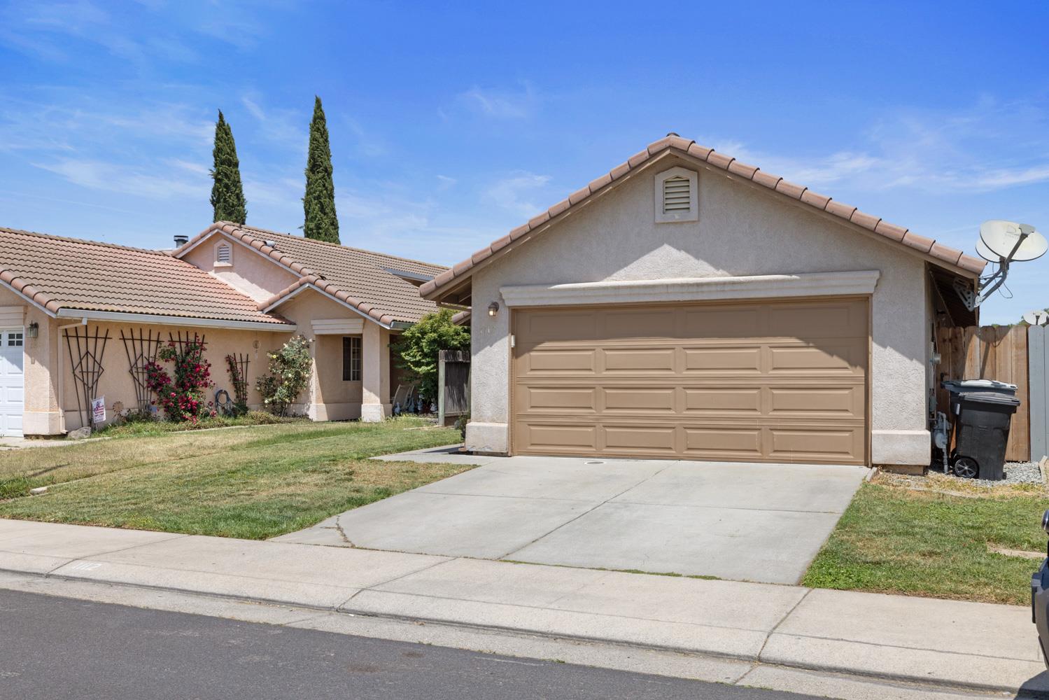 Detail Gallery Image 3 of 33 For 1112 La Mesa St, Escalon,  CA 95320 - 3 Beds | 2 Baths