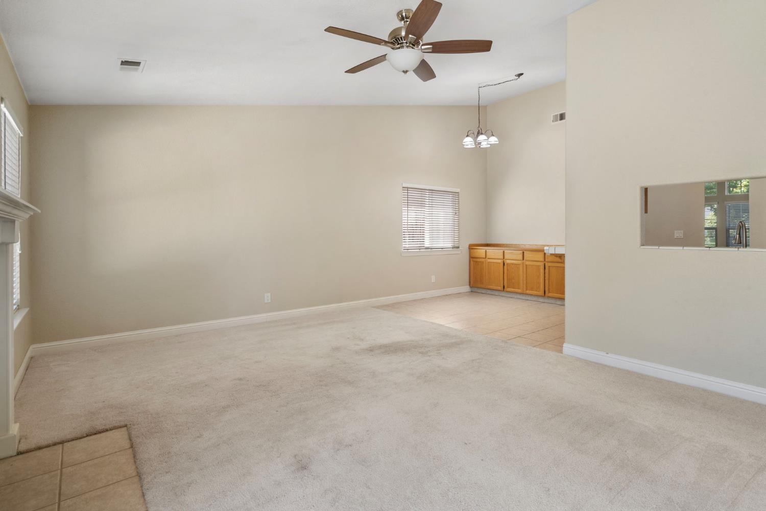 Detail Gallery Image 27 of 55 For 1925 Crystalwood Ln, Lodi,  CA 95242 - 3 Beds | 2 Baths