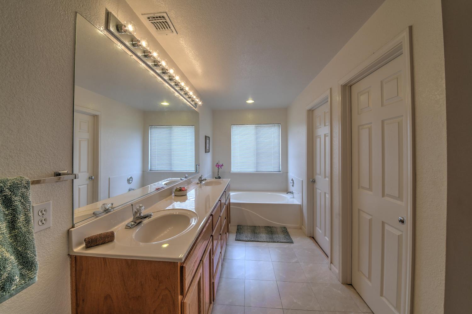 Detail Gallery Image 24 of 30 For 4208 Heritage Dr, Modesto,  CA 95356 - 4 Beds | 3 Baths