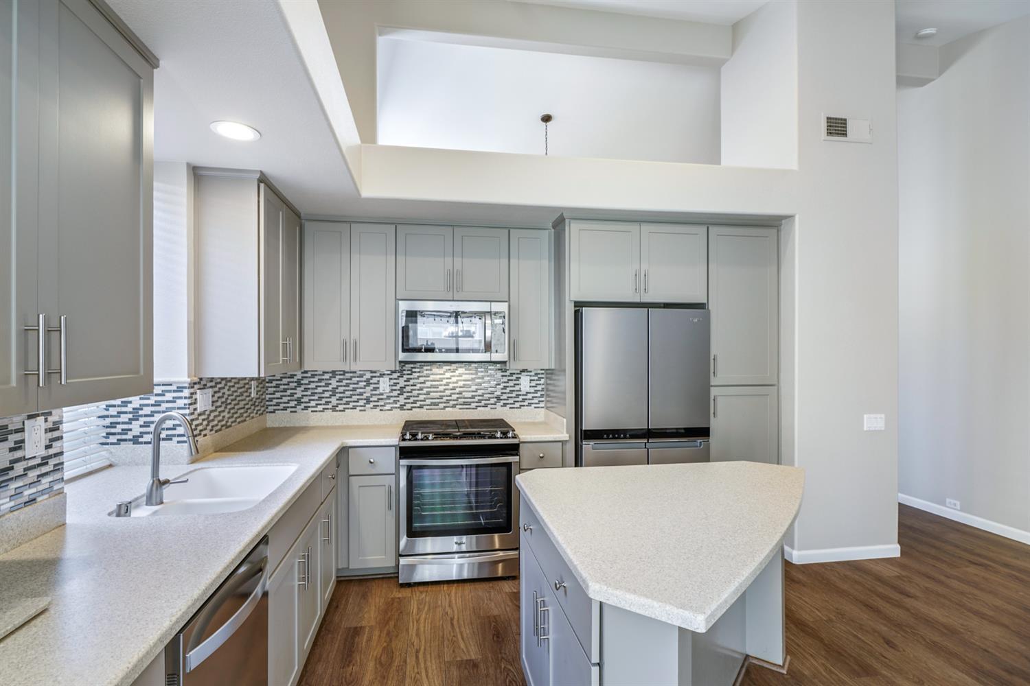 Cobble Fields Court, Folsom, California image 9