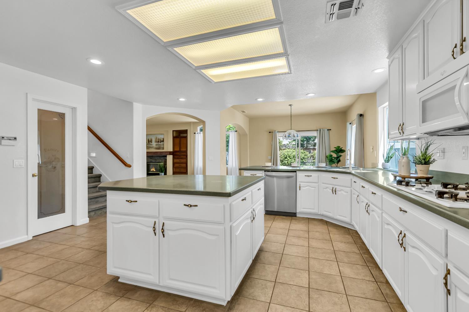 Detail Gallery Image 29 of 90 For 3435 Sierra Meadow Ct, Elk Grove,  CA 95758 - 6 Beds | 3 Baths