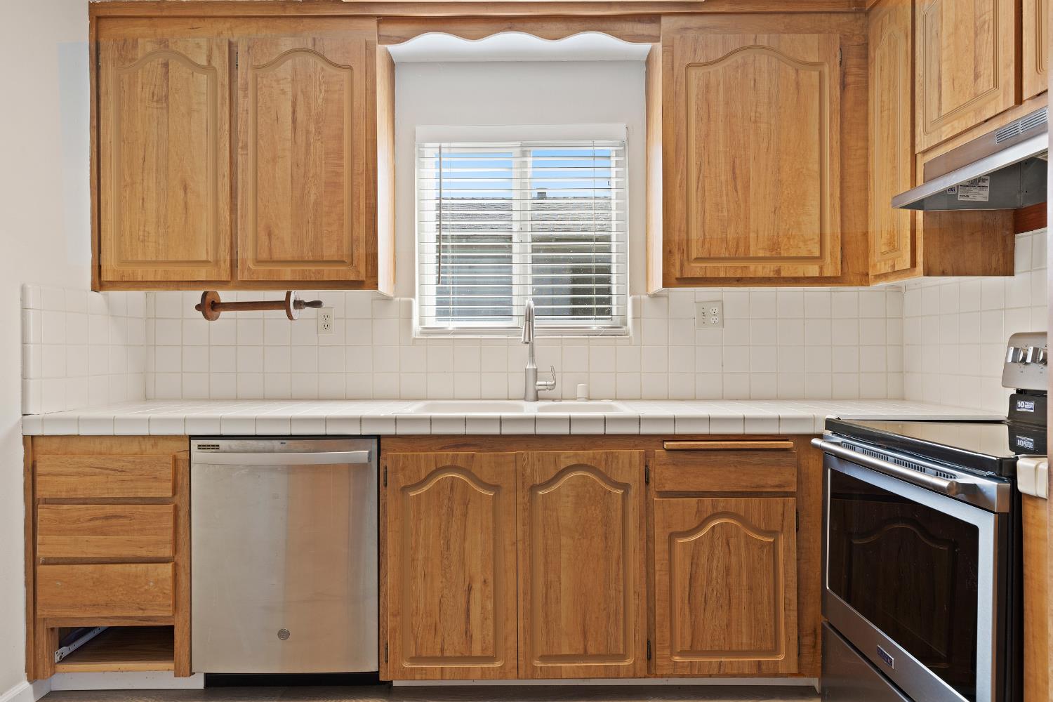 Detail Gallery Image 13 of 26 For 2001 Scott Ave, Modesto,  CA 95350 - 3 Beds | 2 Baths