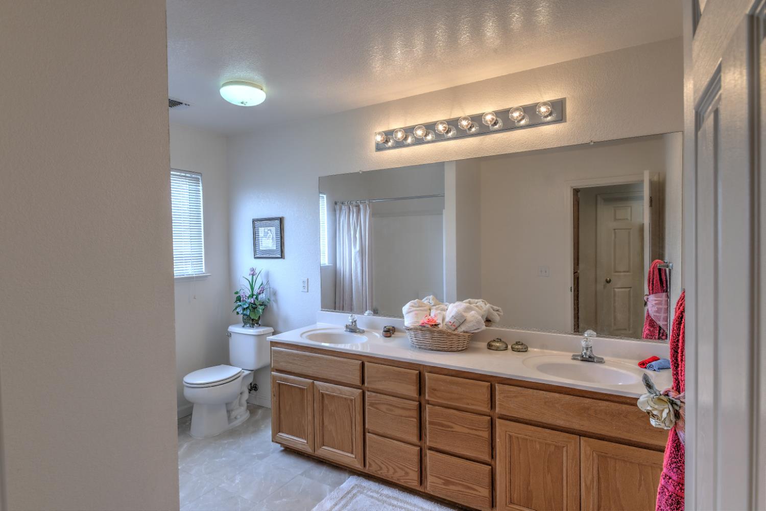 Detail Gallery Image 18 of 30 For 4208 Heritage Dr, Modesto,  CA 95356 - 4 Beds | 3 Baths