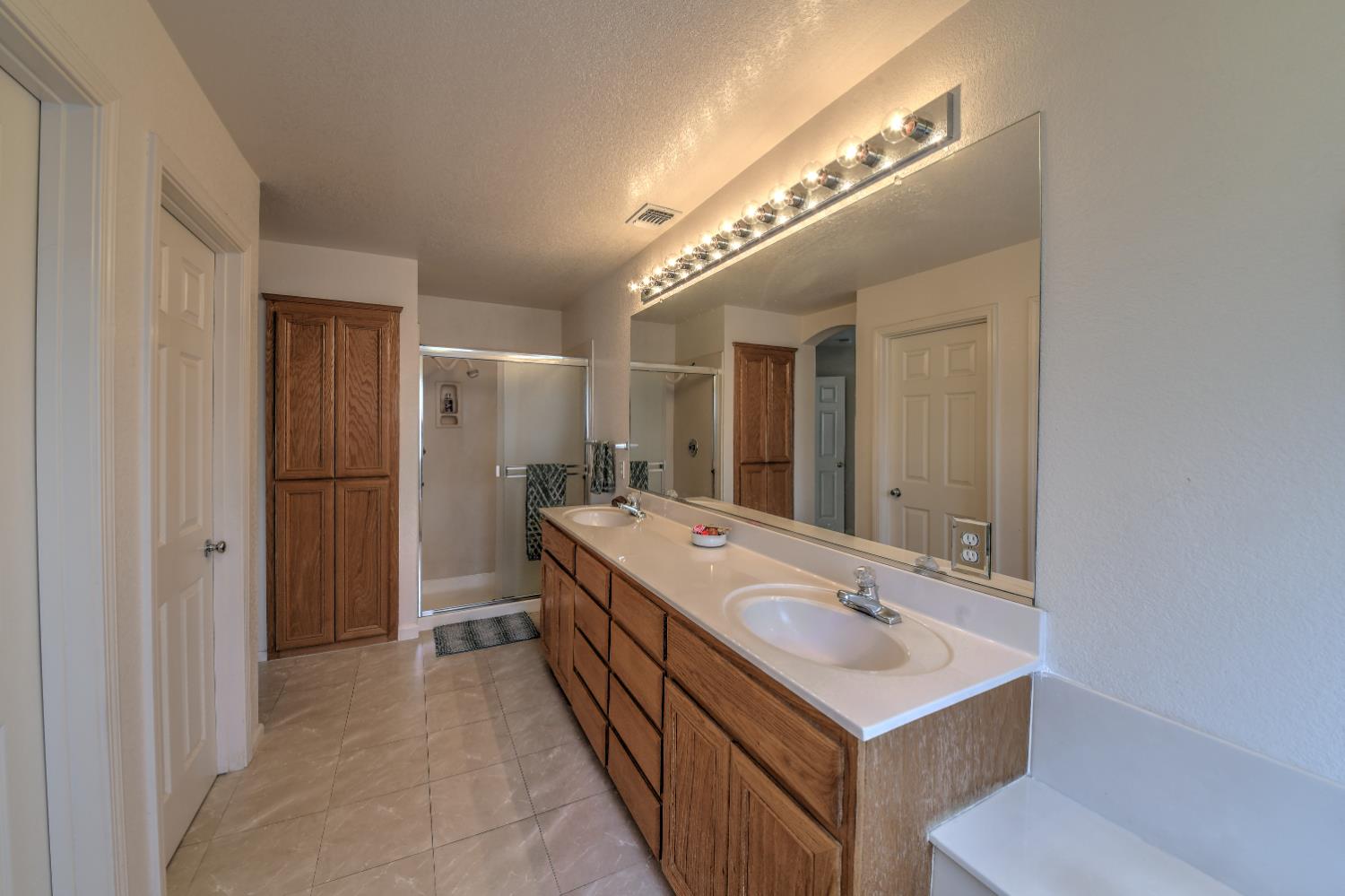 Detail Gallery Image 28 of 30 For 4208 Heritage Dr, Modesto,  CA 95356 - 4 Beds | 3 Baths