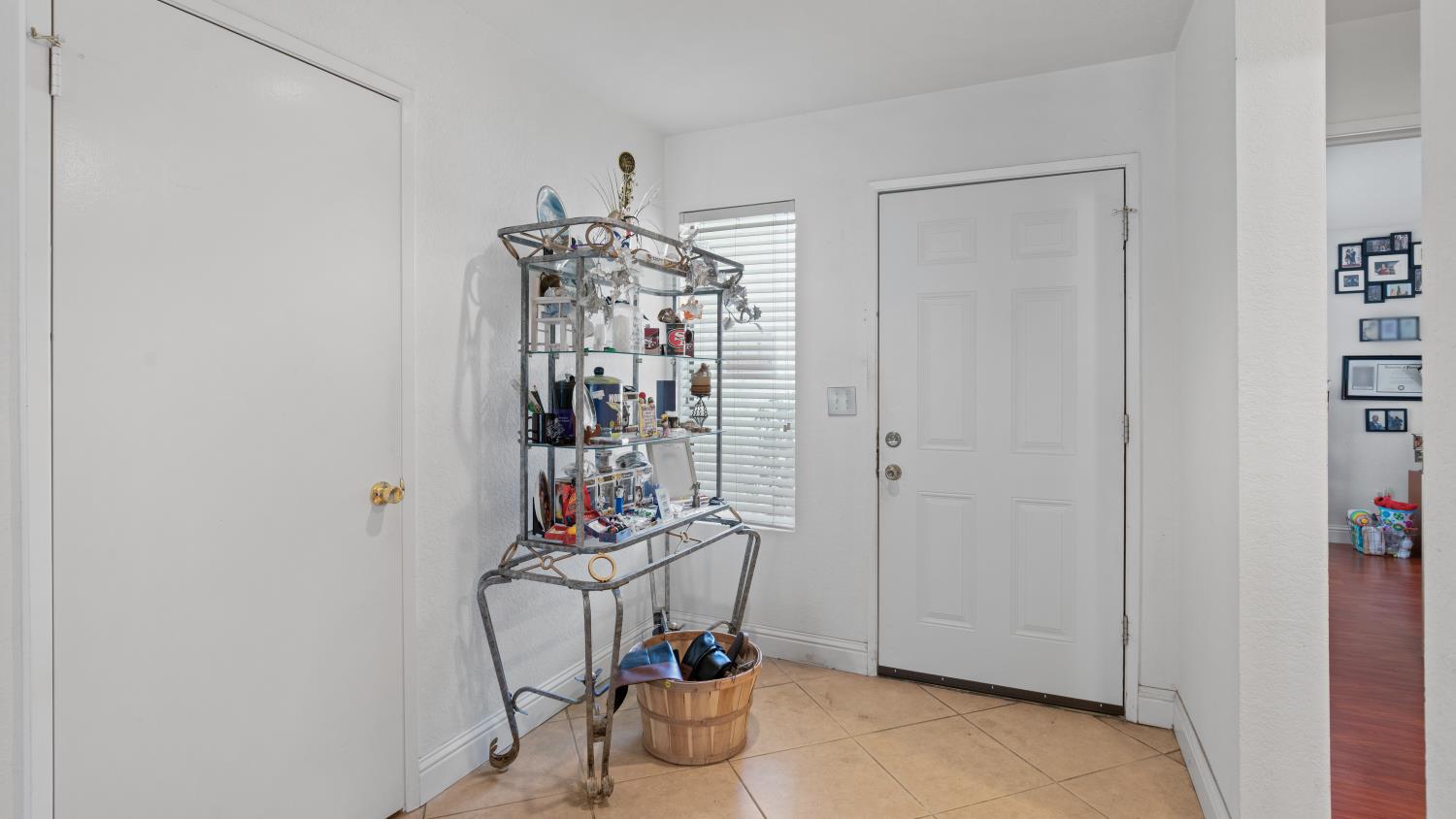 Detail Gallery Image 6 of 25 For 1628 Porter Way, Stockton,  CA 95207 - 2 Beds | 2 Baths