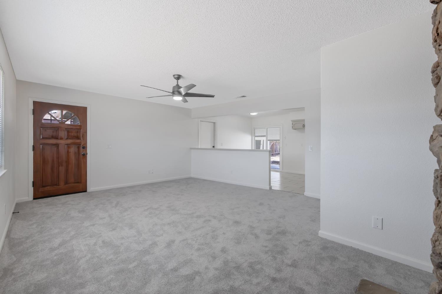 Detail Gallery Image 8 of 43 For 955 W San Gabriel Ave, Clovis,  CA 93612 - 2 Beds | 1 Baths