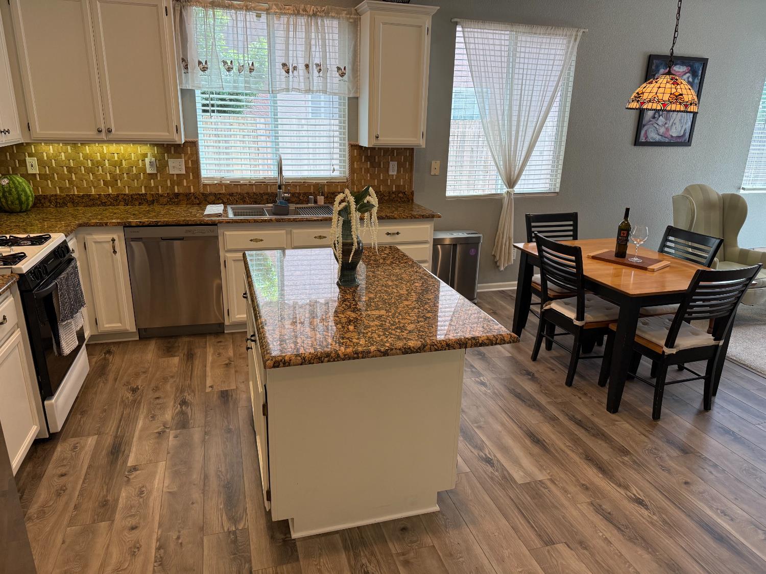 Detail Gallery Image 17 of 43 For 5512 Sienna Hills Way, Antelope,  CA 95843 - 4 Beds | 2 Baths