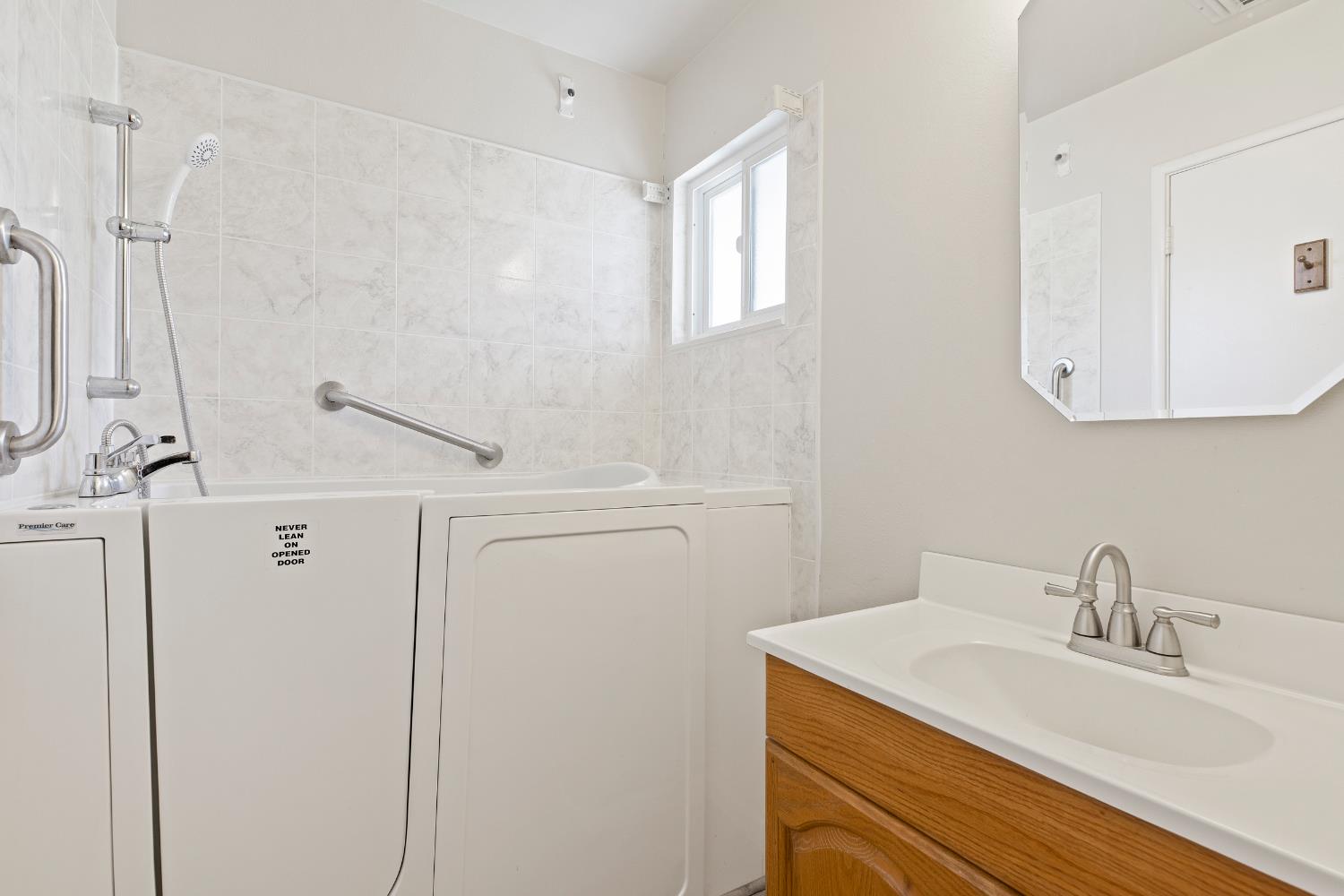 Detail Gallery Image 22 of 26 For 2001 Scott Ave, Modesto,  CA 95350 - 3 Beds | 2 Baths