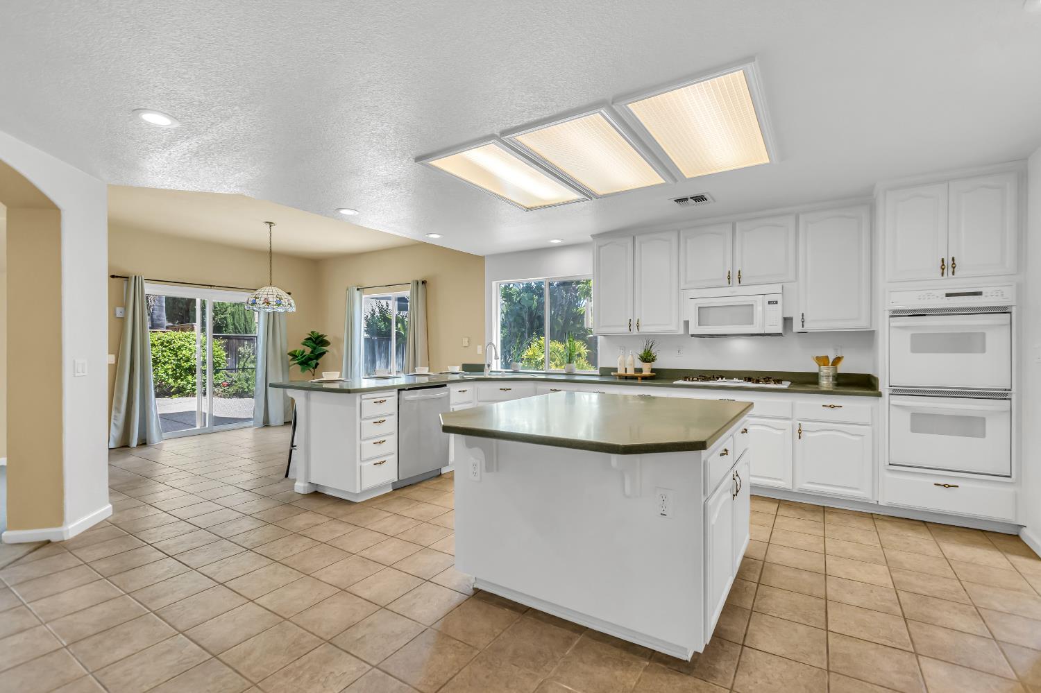 Detail Gallery Image 26 of 90 For 3435 Sierra Meadow Ct, Elk Grove,  CA 95758 - 6 Beds | 3 Baths