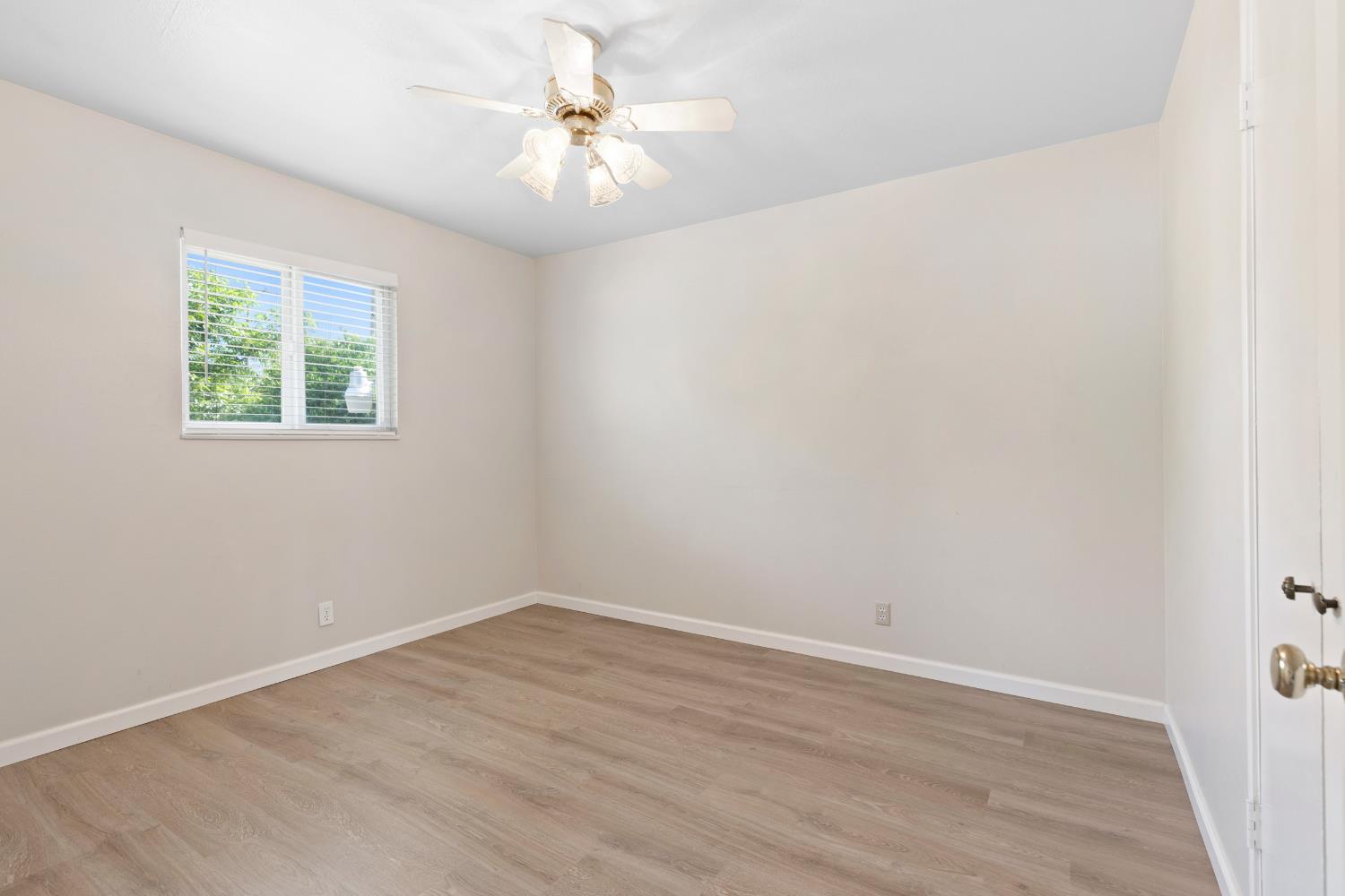 Detail Gallery Image 15 of 26 For 2001 Scott Ave, Modesto,  CA 95350 - 3 Beds | 2 Baths