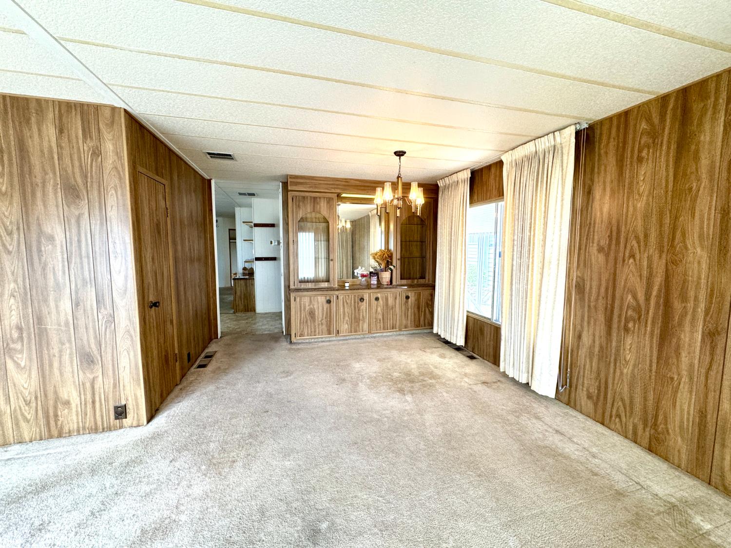 Detail Gallery Image 9 of 37 For 1624 Tulip Cir, Auburn,  CA 95603 - 3 Beds | 2 Baths