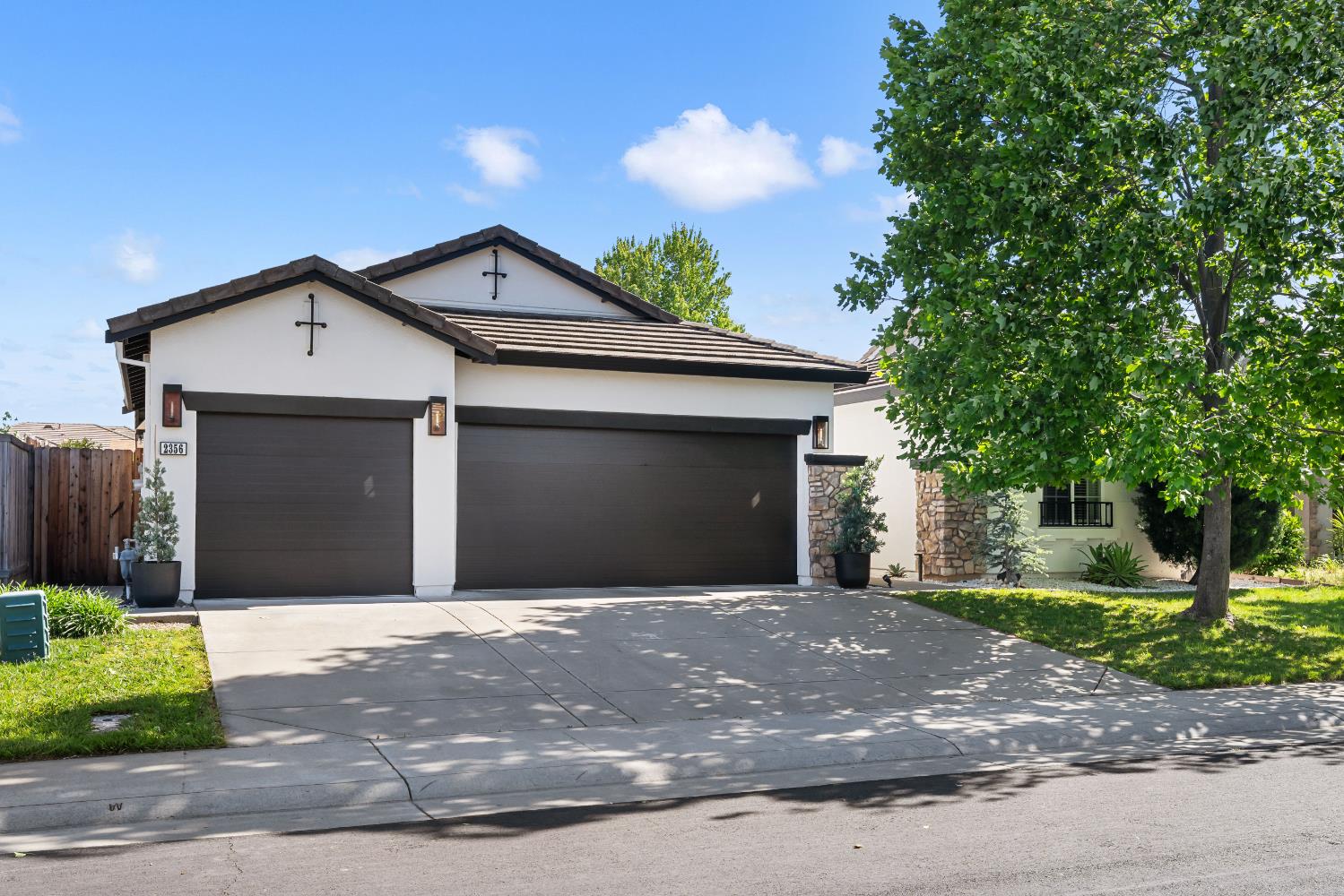 Detail Gallery Image 1 of 50 For 2356 Staxton Cir, Roseville,  CA 95747 - 3 Beds | 2 Baths