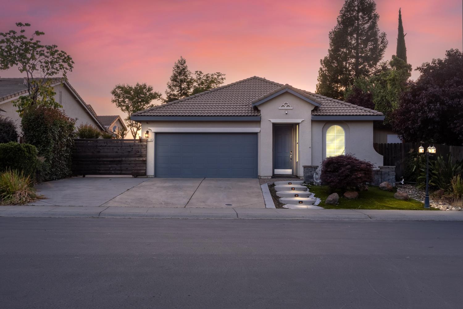 Detail Gallery Image 2 of 46 For 6235 Flamingo Way, Rocklin,  CA 95765 - 3 Beds | 2 Baths