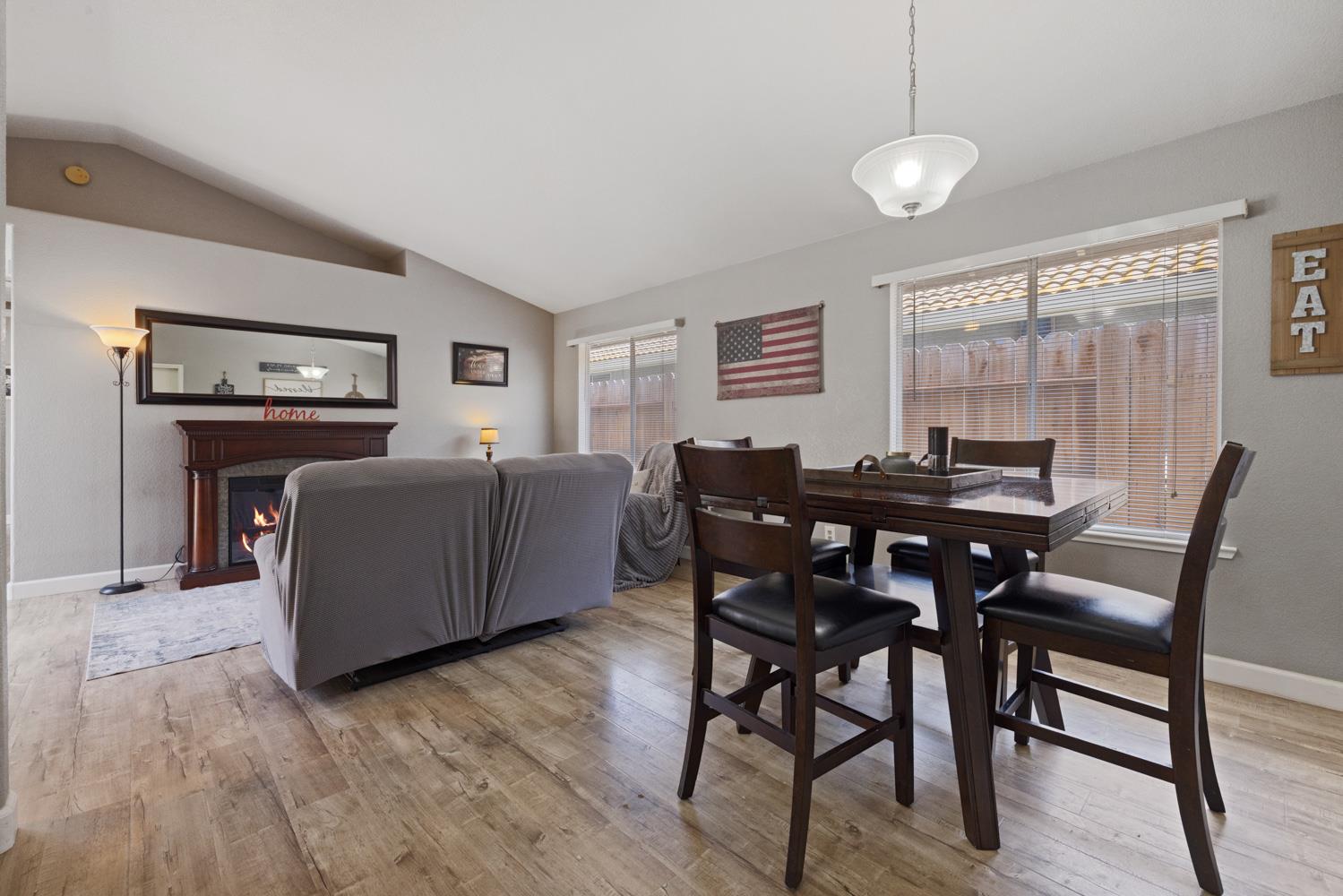 Detail Gallery Image 15 of 33 For 1112 La Mesa St, Escalon,  CA 95320 - 3 Beds | 2 Baths