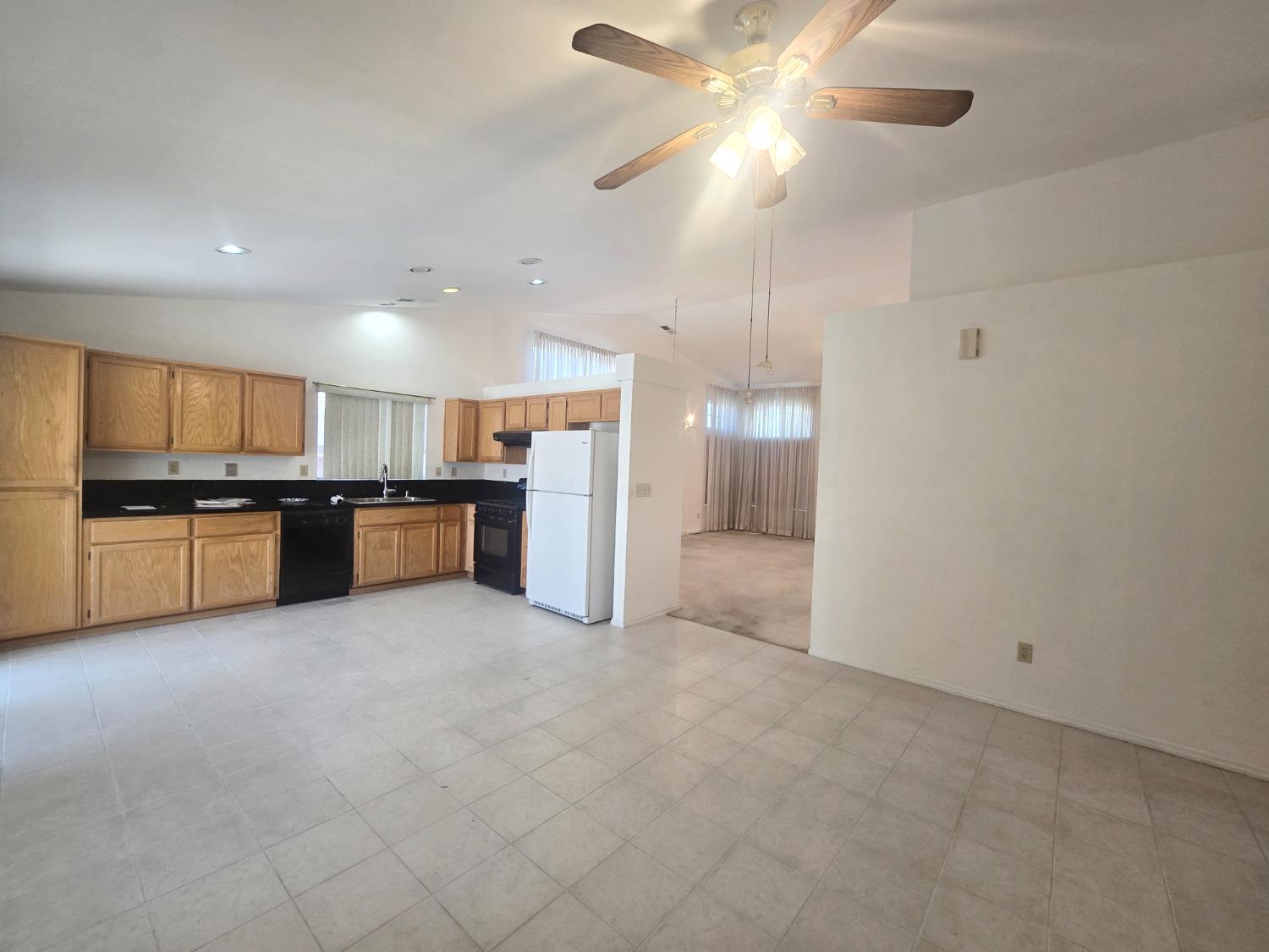 Detail Gallery Image 3 of 11 For 1943 Calafia Ct, Tracy,  CA 95376 - 3 Beds | 2 Baths